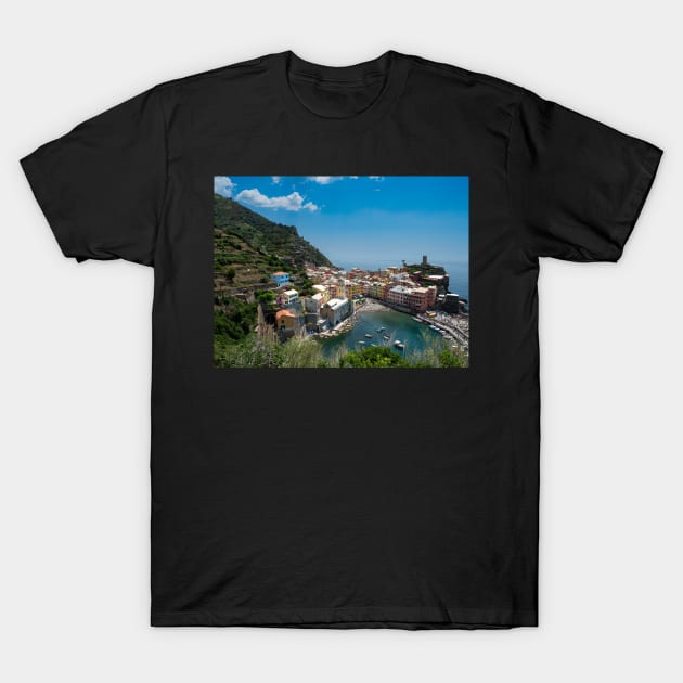 View on the cliff town of Vernazza, one of the colorful Cinque Terre on the Italian west coast T-Shirt by Dolfilms